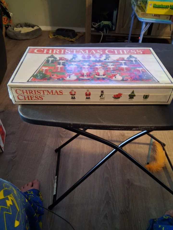Rare Christmas Chess Set - Big League Promotions Santa Novelty 2001 Complete - Image 4 of 4