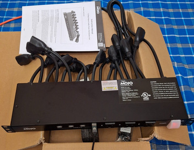 TecMojo 1U Rack Mount Power Distribution Unit 13111901 PDU 19 Outlets USB Box