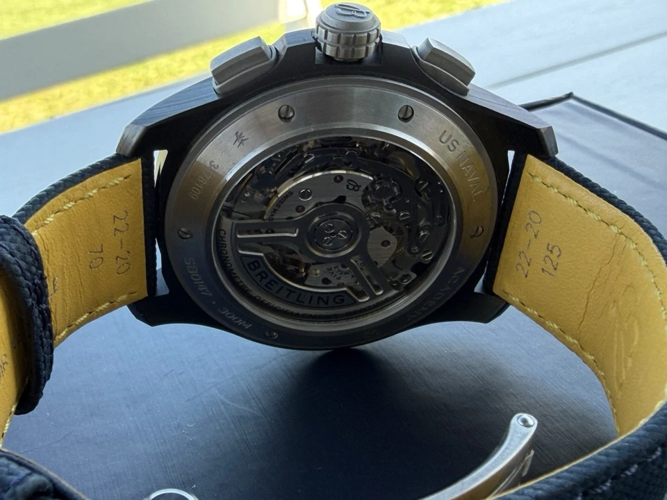 Breitling Avenger B01 Cronógrafo Misión Nocturna Academia Naval de Estados Unidos SB01474A1C1X1 Foto 4 de 4