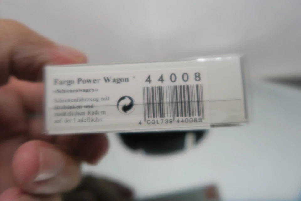 BUSCH AUTOMODELLE 1/87 HO SCALE #44008 FARGO POWER WAGON W/RAIL WHEELS IN GRAY! - Image 4 of 4