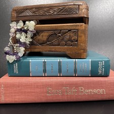 Vintage Chinese Hand Carved  and made of Camphor Wood Trinket Jewelry UNIQUE  