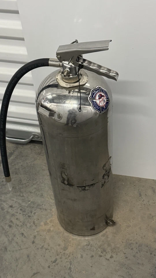 Kidde Pro Line PRO 2.5 WM-2 Water Fire Extinguisher - Image 2 of 4