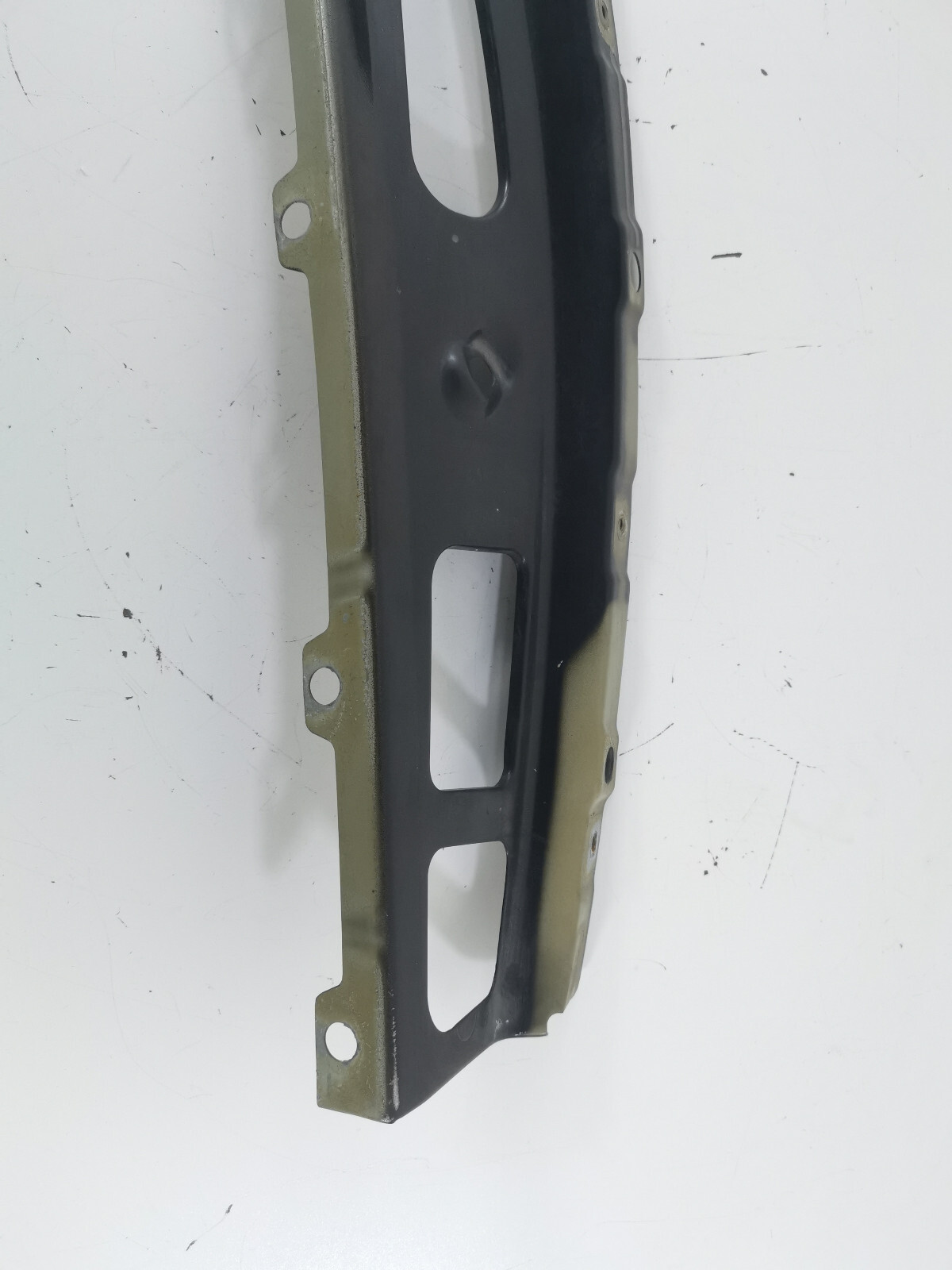08-19 Maserati GranTurismo GranCabrio Front Left Fender Top Mount Bracket OEM