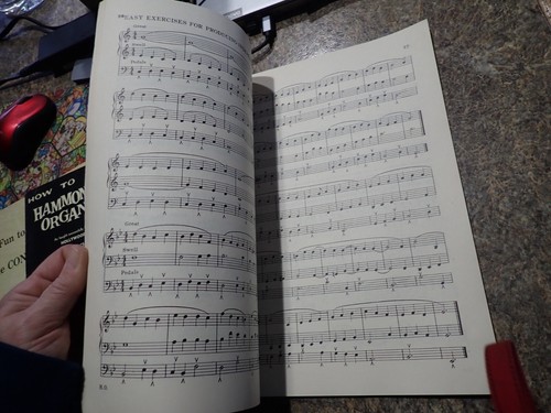 Lot of 3 organ music books Hammond Organ by Ear and Conn Caprice - Picture 3 of 9