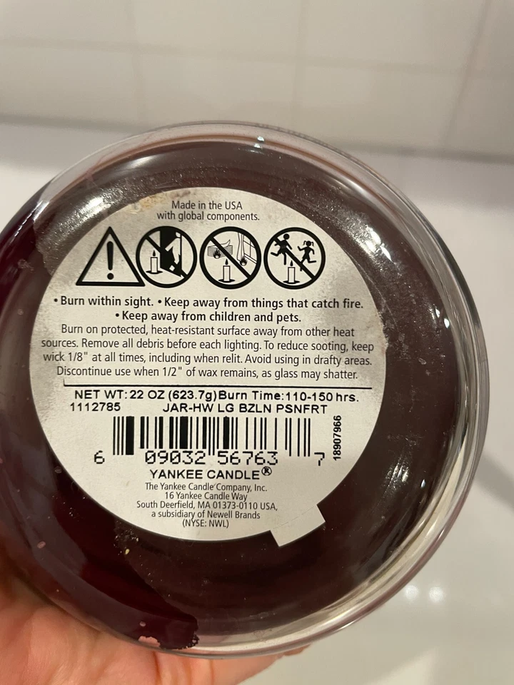 Yankee Candle 'Brazilian Passion Fruit' World Fragrance Stamp-22 oz-New - Image 2 of 2