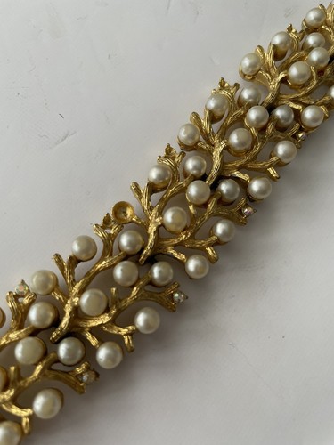 Vintage Charel Trifari Gold tone Faux Pearl Rhinestone Vine Bracelet - Picture 3 of 14