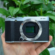 Fujifilm X-M1 16.0MP Digital Camera Fujifilm X Series X-M1 Body Only -Silver
