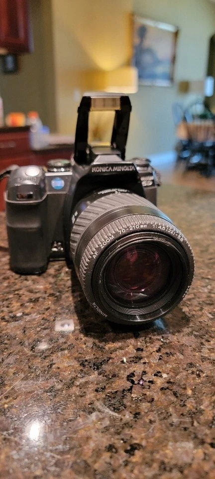 Konica Minolta MAXXUM 5D 6.1MP Digital SLR Camera - Image 3 of 4