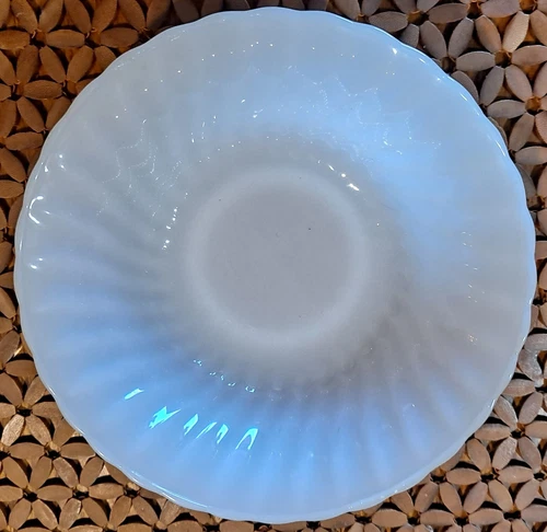 Vintage Anchor Hocking Fire King White Swirl Milk Glass Serving Bowl 8.5 inch