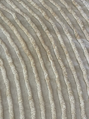 Vintage 1940’s Chenille Bedspread 90”x103” - Picture 5 of 9