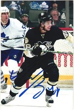 Tyler Kennedy Autographed 4x6 Color Photo Pittsburgh Penguins Black #48 A