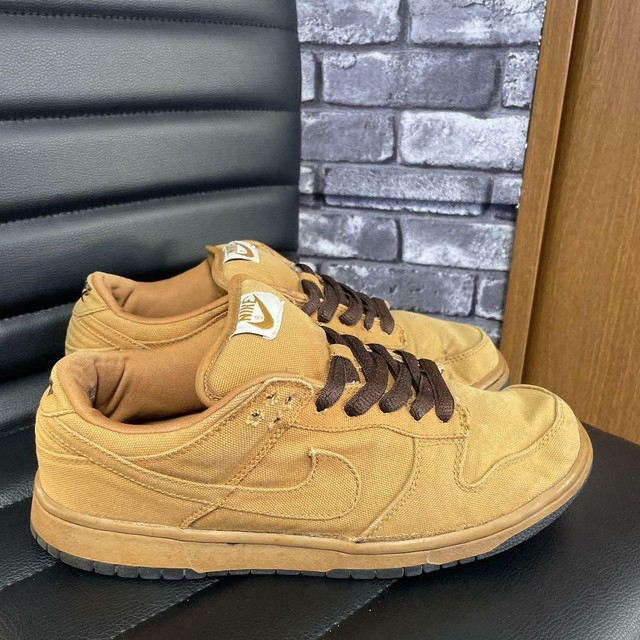 dunk low carhartt