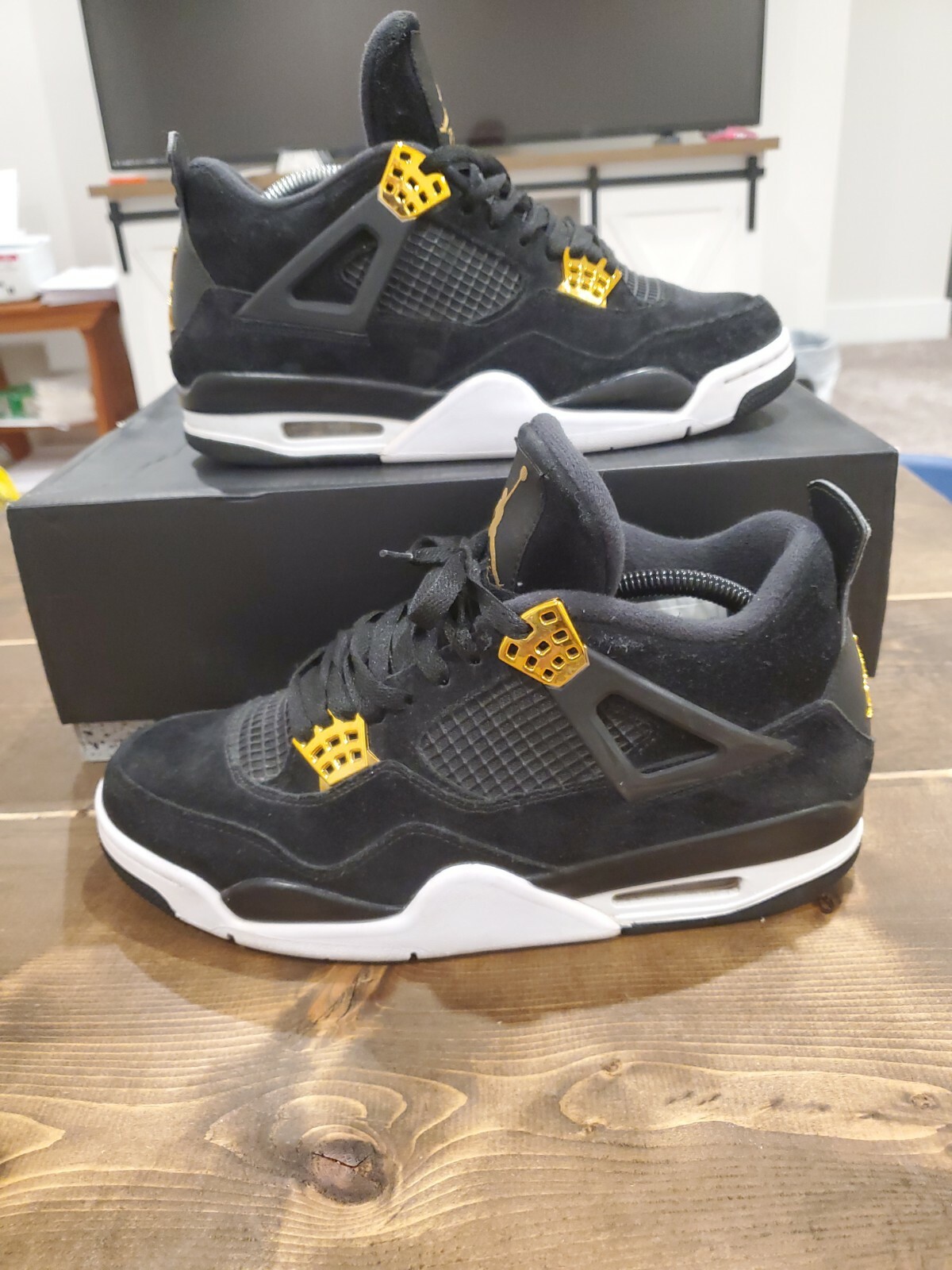 retro 4 black and gold