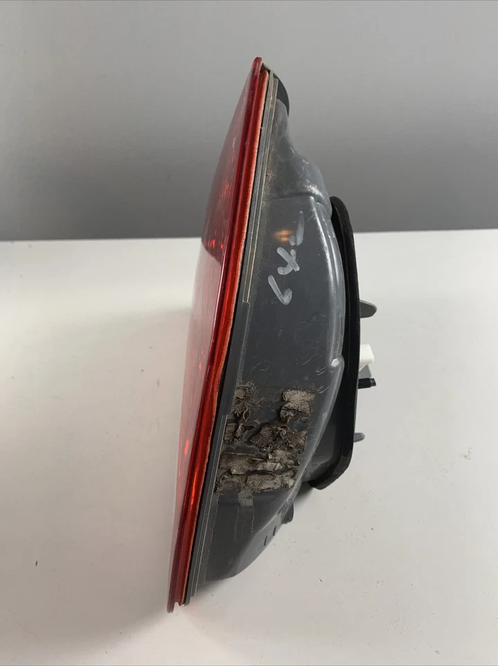 2007-2012 Hyundai Veracruz Rear Right Passenger Trunk Interior Light Taillight  - Image 3 of 4