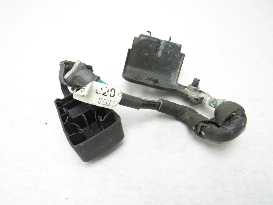 Terminal negativo de batería McLaren 650S 2016 con tapa 15 - 17 |:O Foto 3 de 4