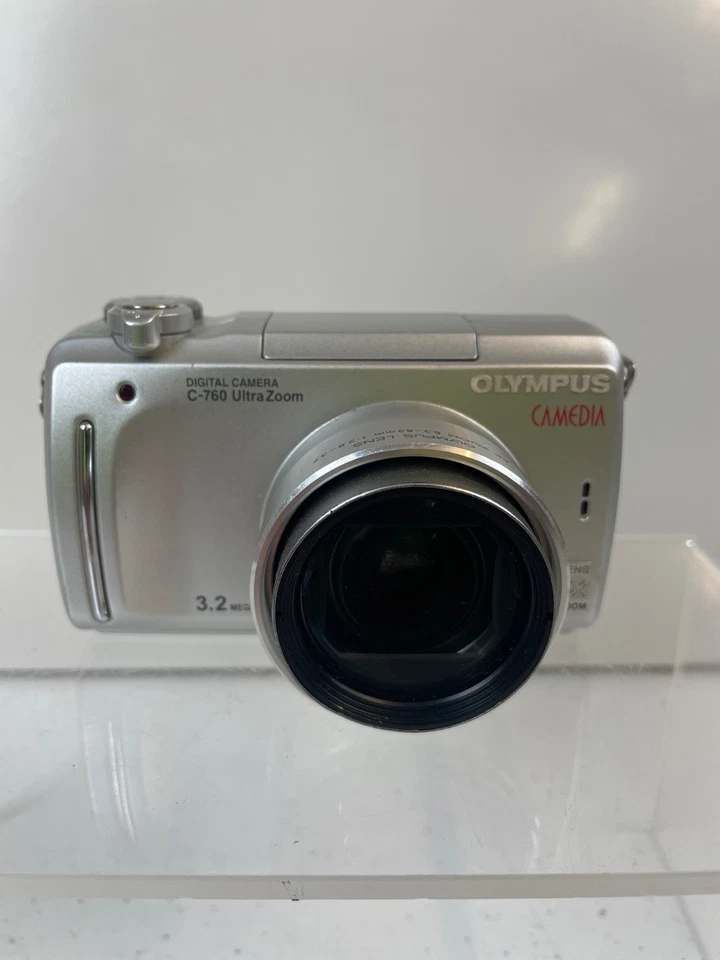 Olympus Digital Camera C-760 Ultra Zoom 3.2MP Silver Tested With Battery / Card - Image 2 of 4