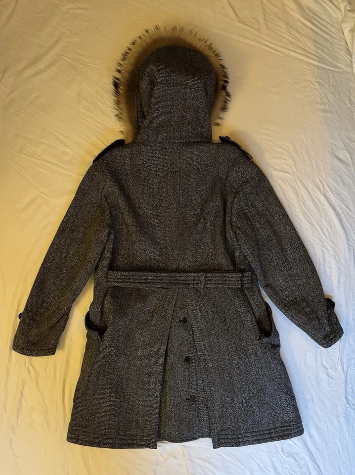 Burberry London - Men’s Virgin Wool Fur Trim Winter Coat - Size 48 (180/92A) - Image 3 of 4