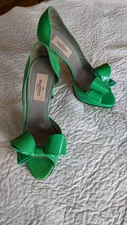 Valentino D'Orsay Patent Leather Bow High Heels Size 35.5 (5 US) Green