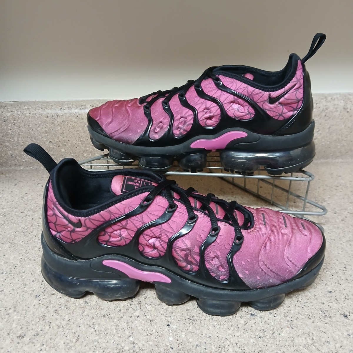 Pink Mens Nike Vapor Max Plus Nike Air VaporMax Plus Active
