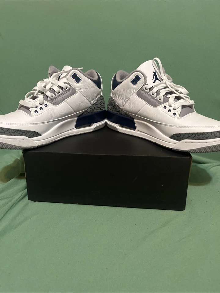 Jordan 3 Midnight Navy Foto 2 de 4