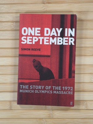 One Day in September Simon Reeve Large Paperback Book First edition 2000