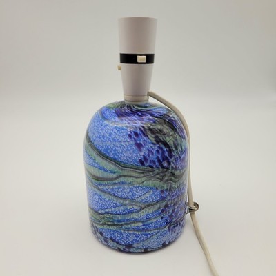 Vintage Guernsey Art Glas Tischlampe blau / grün dekorativ funktionstüchtig 22 cm hoch