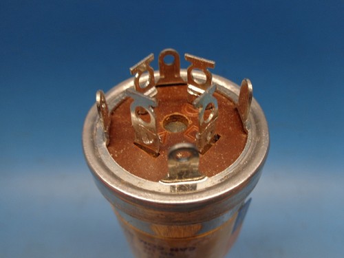 CONDENSATORE LITICO SPRAGUE TVL-4705.13 80 120 150 50 uF 450 350 250 50 V WVDC TWIST - Foto 2 di 4