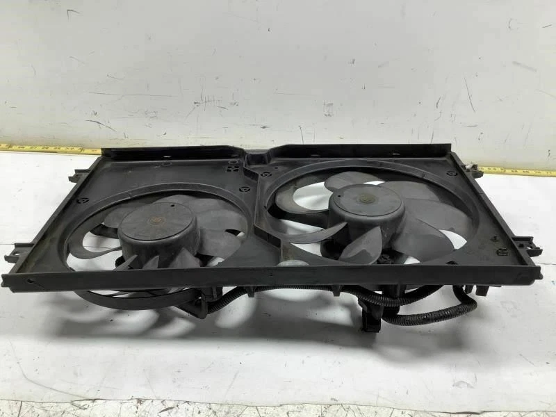 VOLKSWAGEN BEETLE CONVERTIBLE 1998-2005 RADIADOR REFRIGERACIÓN DOBLE VENTILADOR DE FÁBRICA Foto 2 de 4