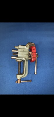 Vintage Stanley Mini Bench Vise: Timeless Craftsmanship