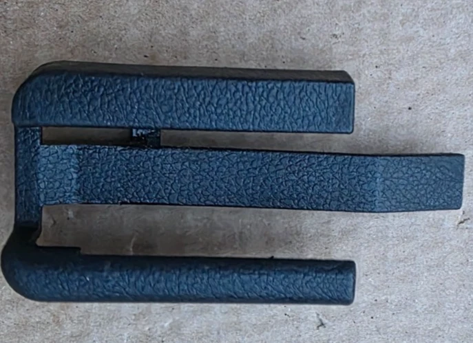 07-12 Nissan Altima Asiento Lateral Derecho Pasajero Riel de Pista Extremo Cubierta Tapa Tapicería OEM Foto 4 de 4