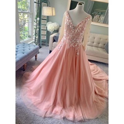 Blush Pink Wedding Dresses Lace Applique V-Neck Long Sleeves Bridal Gowns