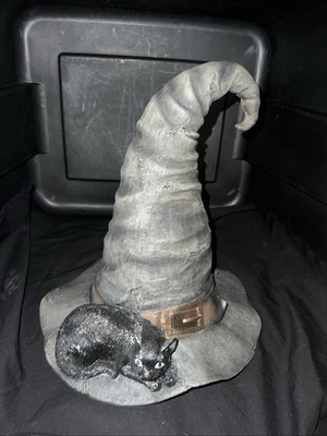 15  Halloween Witch Hat With Black Cat Statue Resin