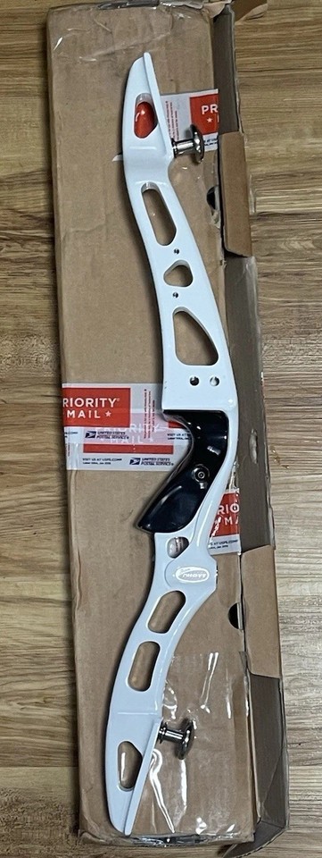 Rare New Hoyt Excel Bow Recurve 23 Inch ILF Riser Right Hand | eBay