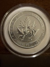 Royal Canadian Mint 2015 1 .5oz Silver super maple Leaf 8. 9999 Uncertified