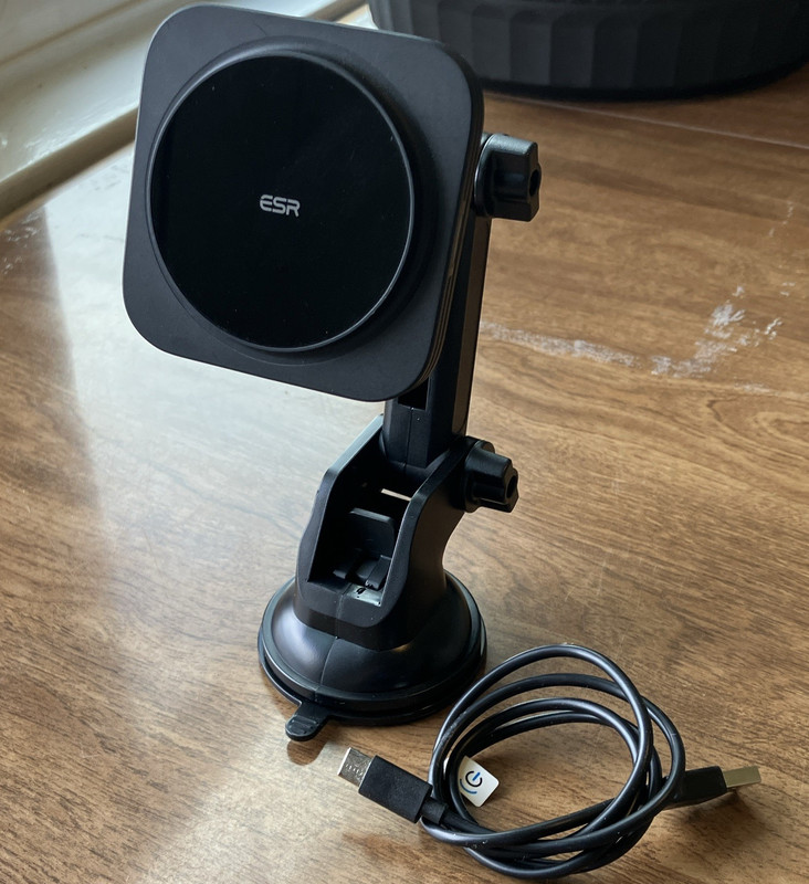 ESR Wireless Charging Car Mount Suction Cup Dash/Windshield USB-C 3ft Black