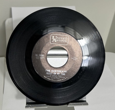 THE EASYBEATS - FRIDAY ON MY MIND - ORIGINAL UNITED ARTISTS 45.  PLAYS QUIET
