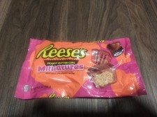 REESES Miniatures Milk Chocolate Peanut Butte...