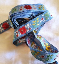 Ruban de St Etienne brodé de soie - 130 cm x 2,50 cm