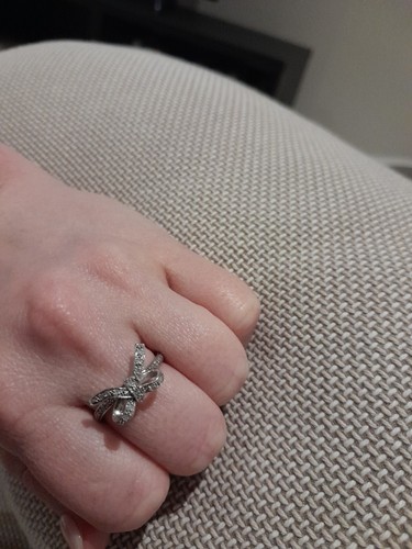 9ct WG TDW=.10CT LM/I1 TWIST BOW RING RRP $399 - Picture 4 of 14