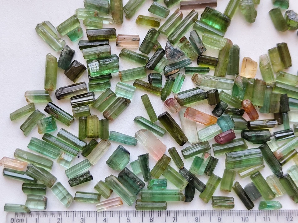 Multi Color Natural Tourmaline Crystals 450 Carats Lot Gem Quality Smooth Stones - Image 3 of 4