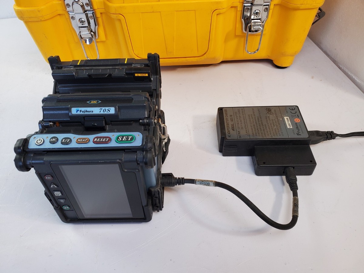 Fujikura FSM-70S fiber optic Fusion Splicer complete kit 13247 arc