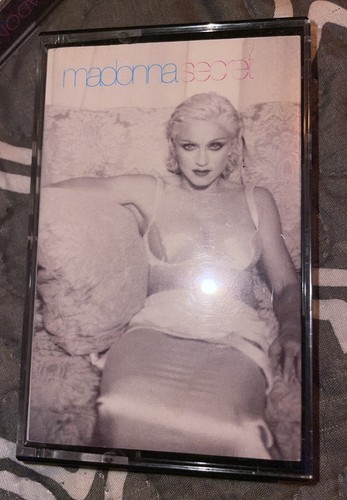 SECRET by Madonna Cassette Tape Single Pop UK 1994 RARE 5439-18031-4, W0268C - Picture 2 of 3