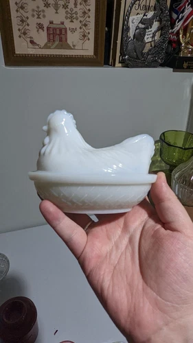 Vintage Chicken Hen on Nest / Milk Glass/ Indiana Glass Candy Dish 4.25" x 3"