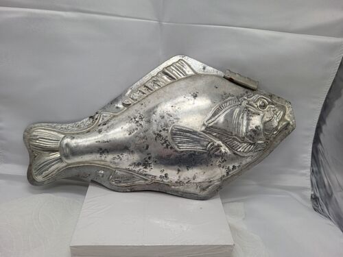 Vintage Fish Ocean Large Tin Mold Cool Treats Ice Cream Candy Chocolate