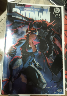 Absolute Batman #13  NYCC 2025 Santa Fung Foil DC  Absolute Catwoman LTD 999
