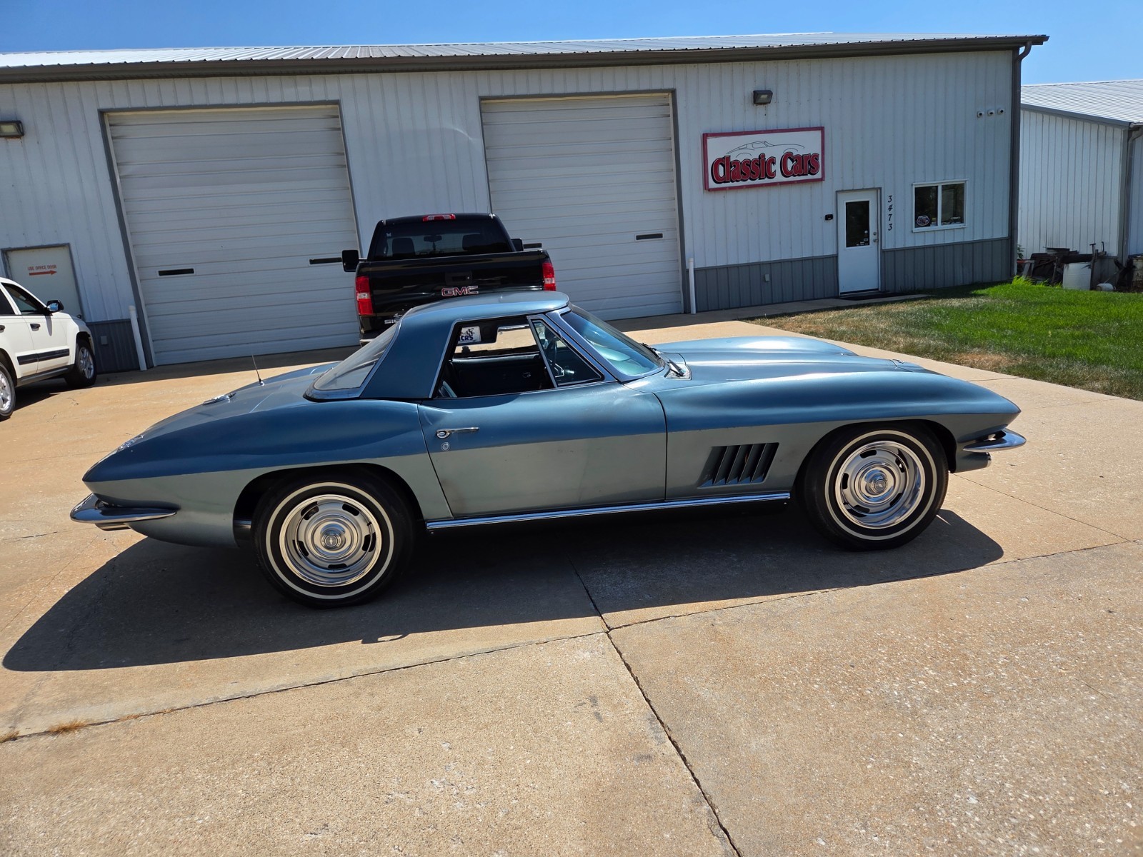 1967 LYNNDALE BLUE Chevrolet Corvette   | C2 Corvette Photo 8