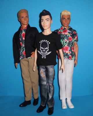 %***3 Barbie Kens mit schönen Outfits*Kleidung*Top***%