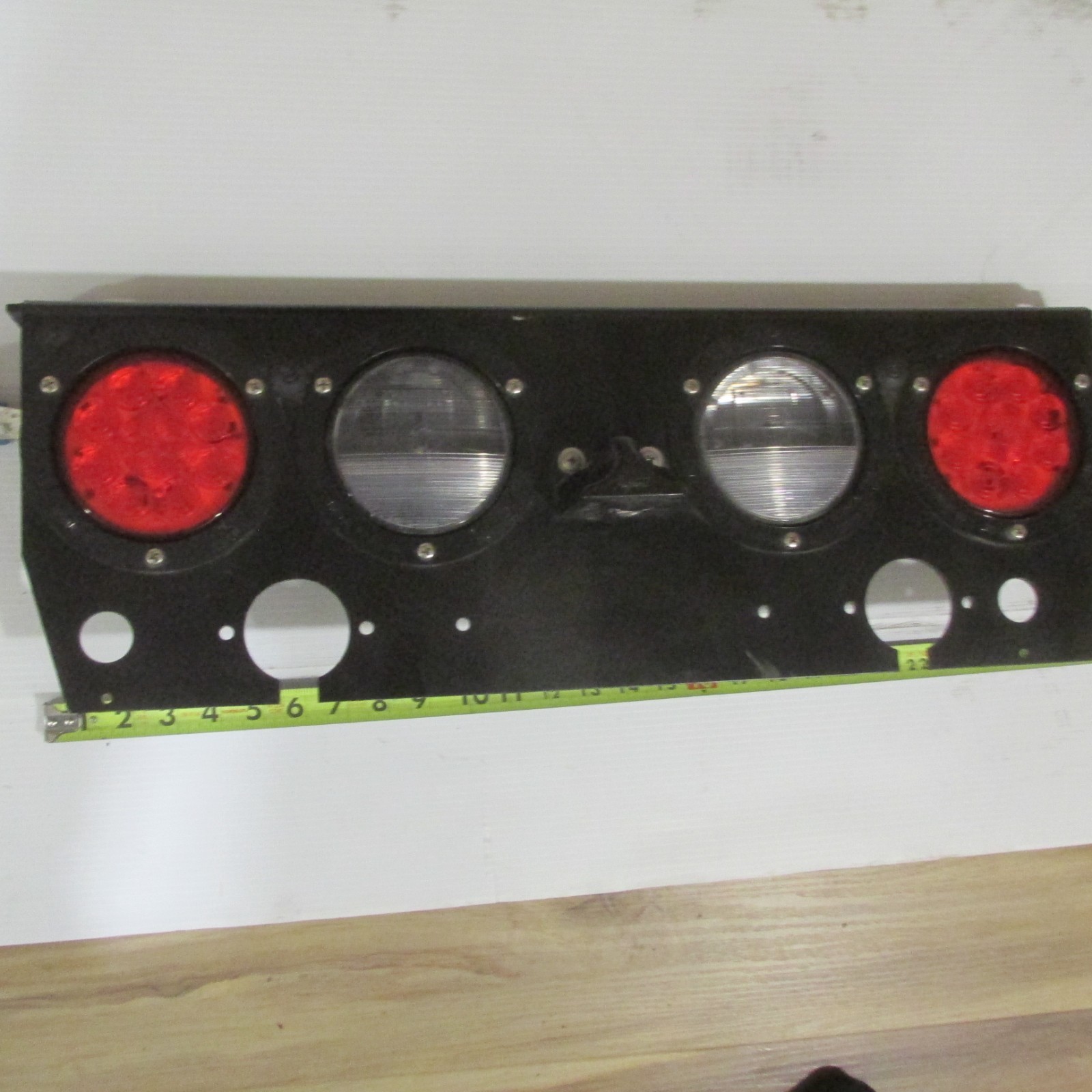 PACCAR GROTE TRUCK LED TAILLIGHT BAR PANEL W/ HARNESS & BACK-UP ALARM PETERBILT