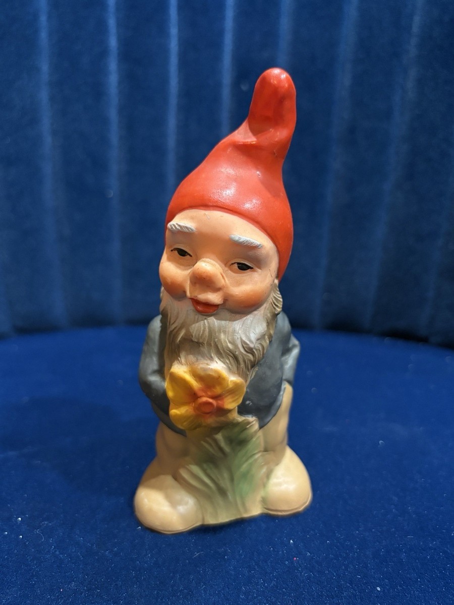 西ドイツHeissnerハイスナー社ヴィンテージガーデンノーム庭の小人フィギュア Heissner Dwarf Gnome with Flower Vintage Decorative Hard Plastic