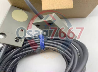 1PCS FOR Omron TL-M2MD1-2 NEW